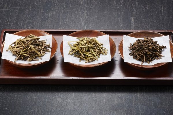 Three kinds of roasted twig tea on a tray