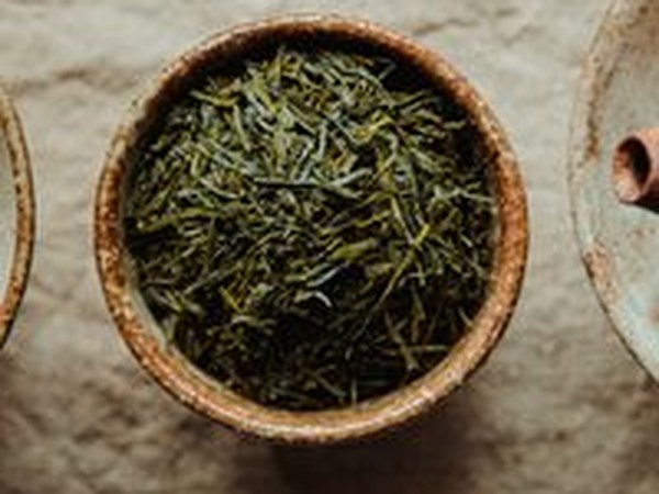 Roasted twig tea leaves in a bowl