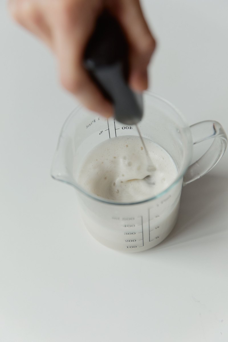 Electric milk frother and whisk